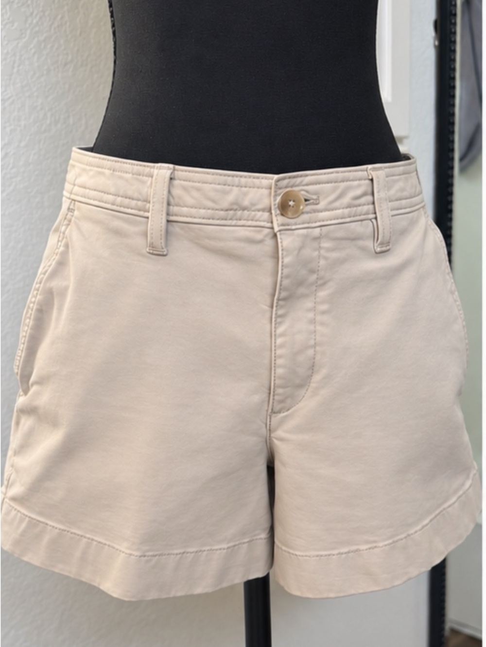 Banana Republic Light Beige Mid Rise Cotton Shorts